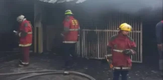 Caracas | Incendio en sótano afectó a 10 vehículos y obligó la evacuación de 50 vecinos Caracas | Incendio en sótano afectó a 10 vehículos y obligó la evacuación de 50 vecinos