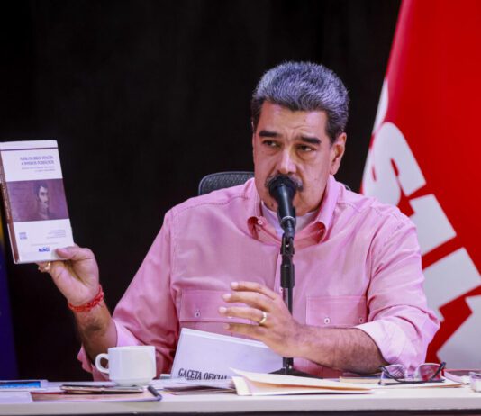 Maduro: No permitiremos que la extrema derecha gobierne en Venezuela Maduro: No permitiremos que la extrema derecha gobierne en Venezuela / Maduro amenazó con huelga general si EEUU ataca su gobierno