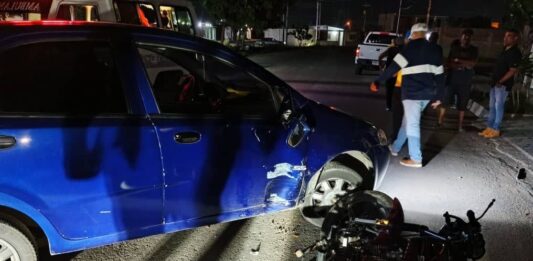 Conductor realizó maniobra imprudente y colisionó con un motorizado