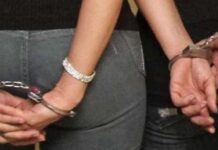 Dos mujeres, acusadas por tortura y asesinato de una niña Madres de acogida tras las rejas por tortura y asesinato de una niña: un infante presenció los crueles actos