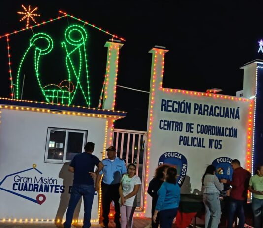 Entre luces y fuegos artificiales Polifalcón en Punto Fijo le da la bienvenida a la Navidad