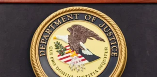 Neonazi admite plan para dar dulces envenenados a niños judíos en Nueva York Neonazi admite plan para dar dulces envenenados a niños judíos en Nueva York