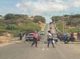 Nuevamente trancan Bajada Las Piedras en procura de un transformador 220