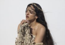 Rosalía lanzó «Lux», un disco cantado en 14 idiomas Rosalía lanzó "Lux", un disco cantado en 14 idiomas