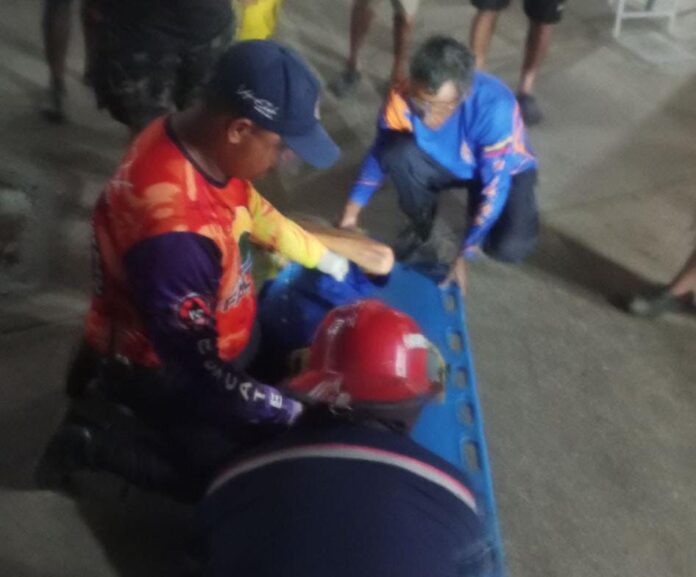 Septuagenario atascado portón Tucacas