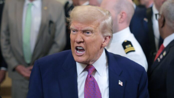 Trump pide castigar "con muerte" a senadores demócratas y estos responden