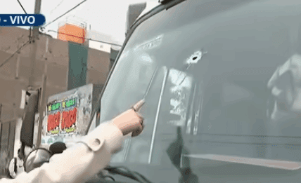 Chofer venezolano sufre atentado en Lima, Perú Revelan imágenes de atentado contra chofer venezolano: extorsionadores dejan mensaje de amenaza