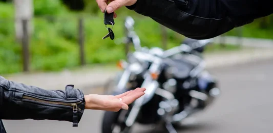 Mujer estafó a 14 personas con sistemas para financiar motos 14 personas más estafadas con supuestos "sistemas de ahorros" para motos