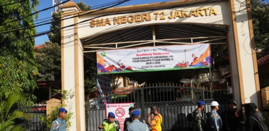 Indonesia | Explosiones en mezquita de secundaria dejó 55 heridos Múltiples explosiones en la mezquita de una secundaria en Indonesia dejan 55 heridos