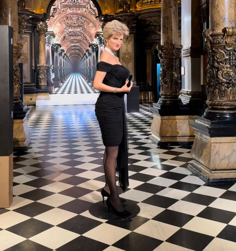 Inauguran impresionante figura de cera de Lady Di con el “vestido de la venganza”