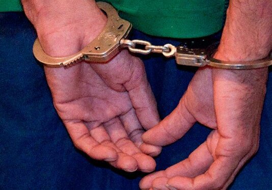 Sexagenario intentó asesinar a su pareja de 23 años