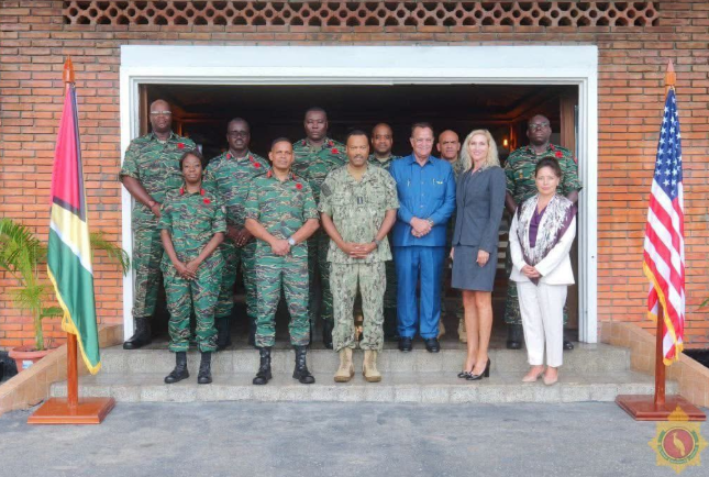 jefe del Comando Sur en Guyana