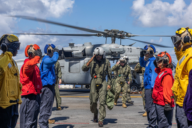 jefe del comando Sur vista el Carirbe