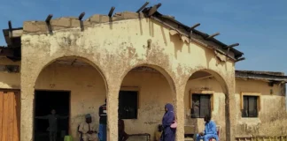 Nigeria | Hombres secuestran a 25 alumnas de secundaria y una escapó Una de las 25 alumnas secuestradas en Nigeria escapa del cautiverio