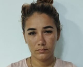 Elaboraba pornografía infantil con sus hijas, así la descubrieron