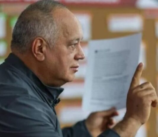 Cabello a Trump: Están asfaltando con petróleo venezolano robado Cabello a Trump: Están asfaltando con petróleo venezolano robado