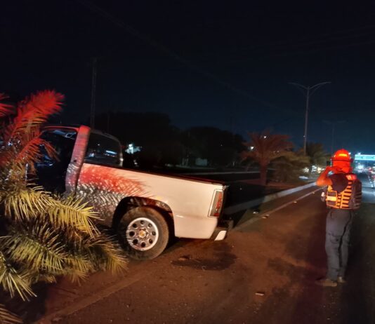 Vídeo| Camioneta chocó con un poste en Las Margaritas