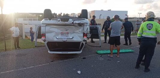 Colisión de vehículos con vuelco se vivió en Tucacas la tarde de hoy sábado