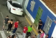 Colisión entre un Aveo y una moto en el centro de Punto Fijo dejó este resultado