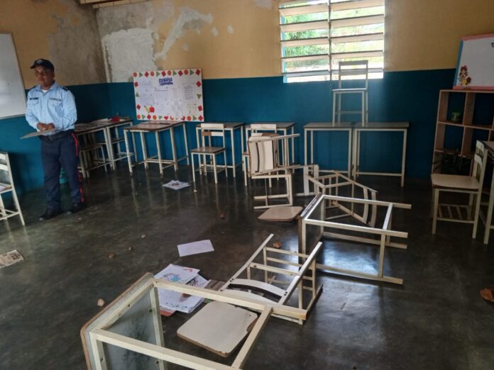 Felix Perozo Puerto Cumarebo 1