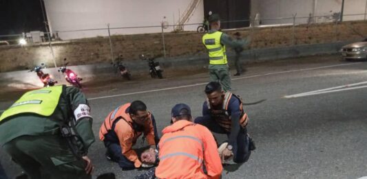 Imprudencia al conducir llevó a funcionario de la PNB al hospital