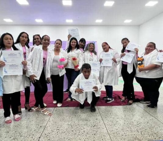 Egresa la primera graduación de técnicos profesionales del Inces en Punto Fijo