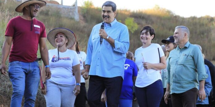 Maduro: El año cierra con 33.743 proyectos comunales activos
