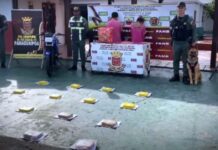 Decomisan 18 panelas de presunta marihuana a una pareja de motorizados