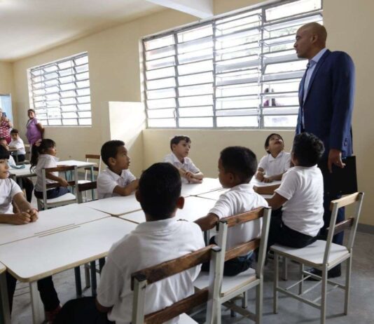 Ministro Rodríguez: tareas escolares serán reguladas para garantizarle tiempo libre a los niños Ministro Rodríguez: tareas escolares serán reguladas para garantizarle tiempo libre a los niños