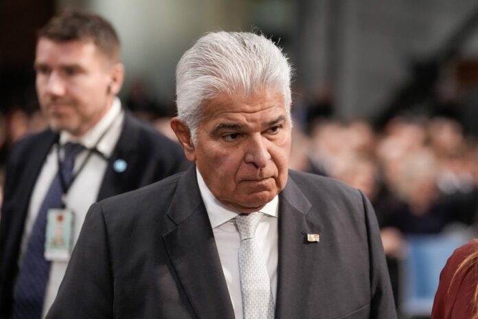 Panamá "observa con mucho cuidado" la escalada entre EEUU y Venezuela