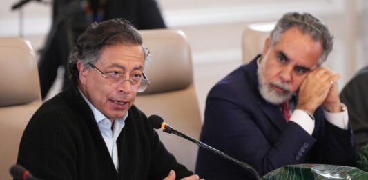 Petro responde a Trump: «Está desinformado sobre Colombia» Petro responde a Trump: "Está desinformado sobre Colombia"