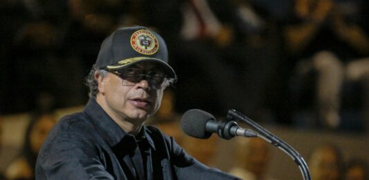 Petro denunció hallazgo de cuerpos en mar de Colombia que podrían ser por bombardeo de EEUU Petro denunció hallazgo de cuerpos en mar de Colombia que podrían ser por bombardeo de EEUU