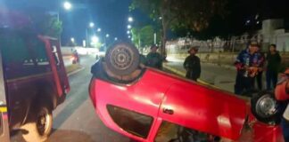Vuelco de vehículo en la avenida Manaure de Coro