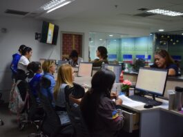 SUMITCA entrega más de 300 stickers de solvencia vehícular SUMITCA entrega más de 300 stickers de solvencia vehícular en Carirubana