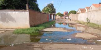 Unas gotitas de petróleo reclaman habitantes de las calles Las Palmas al este de Coro