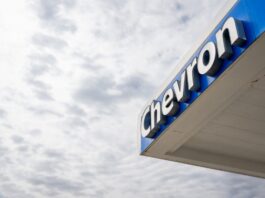 Chevron envía personal por vía aérea para continuar trabajo en Venezuela Chevron envía personal por vía aérea para continuar trabajo en Venezuela
