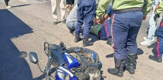 Lesionada funcionaria de Policarirubana en deslizamiento de moto