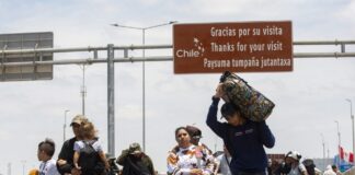 Continúa salida de venezolanos de Chile tras advertencias Continúa salida de venezolanos de Chile tras advertencias