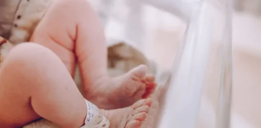 Rescatan a recién nacido de un basurero en Antímano Rescatan a recién nacido de un basurero en Antímano