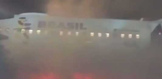 Pánico en Brasil por incendio en avión LATAM con 180 pasajeros Pánico en Brasil por incendio en avión LATAM con 180 pasajeros
