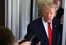 Trump dice que ya comenzaron los ataques en tierra en Venezuela Trump dice que ya comenzaron los ataques en tierra en Venezuela