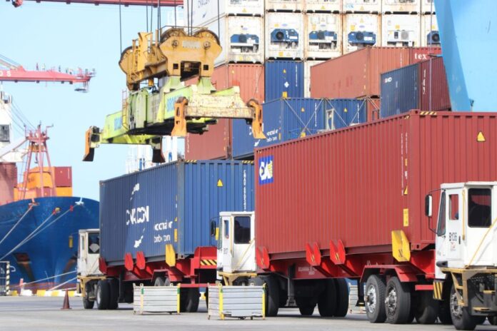 AVEX reporta crecimiento en exportaciones no petroleras y pide agilizar trámites