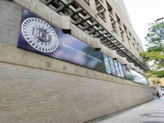 Dólar oficial subió 0,80% y se cotiza en Bs.347,26 hoy 21 de enero Dólar oficial subió 0,80% y se cotiza en Bs.347,26 hoy 21 de enero