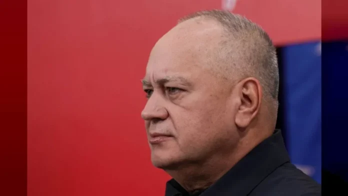 Cabello-unidad-Venezuela-revolución-bolivariana-con-el-mazo-dando- Cabello: «Aquí no ha cambiado nada, aquí sigue la revolución bolivariana»