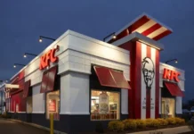 Las Vegas | Cliente apuñala varias veces a un trabajador de KFC por una salsa Cliente apuñala varias veces a un trabajador de KFC por una salsa