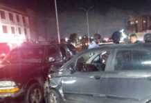 Colisión de dos carros dejó dos lesionados en la Jacinto Lara