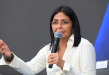 Delcy Rodríguez exige fe de vida del presidente Maduro y la primera dama, Cilia Flores
