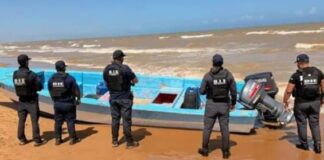 Localizan embarcación presuntamente vinculada al tráfico ilícito de drogas en La Retama