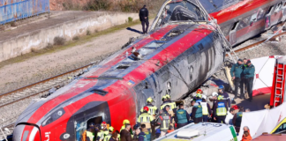 España | Choque de trenes suma 39 muertos y 122 heridos España | Choque de trenes suma 39 muertos y 122 heridos