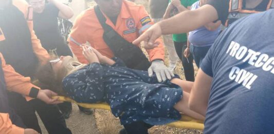 Estallido de neumático produjo vuelco de vehículo en la Coro- Punto Fijo